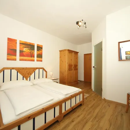 Bockwirt Guest house *